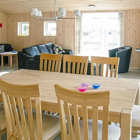 Cozy Home In Humble With Sauna Holiday home *