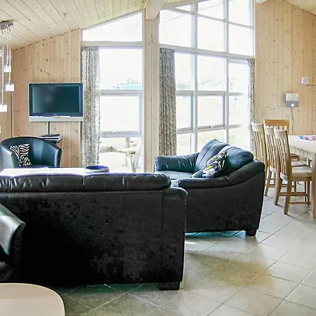 Cozy Home In Humble With Sauna