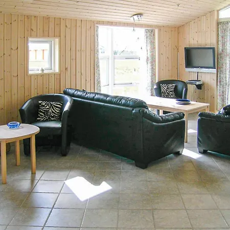 Cozy Home In Humble With Sauna Holiday home *